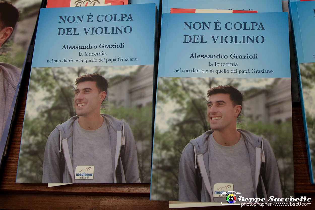 VBS_4359 - Presentazione libro 'Non è colpa del violino'.jpg